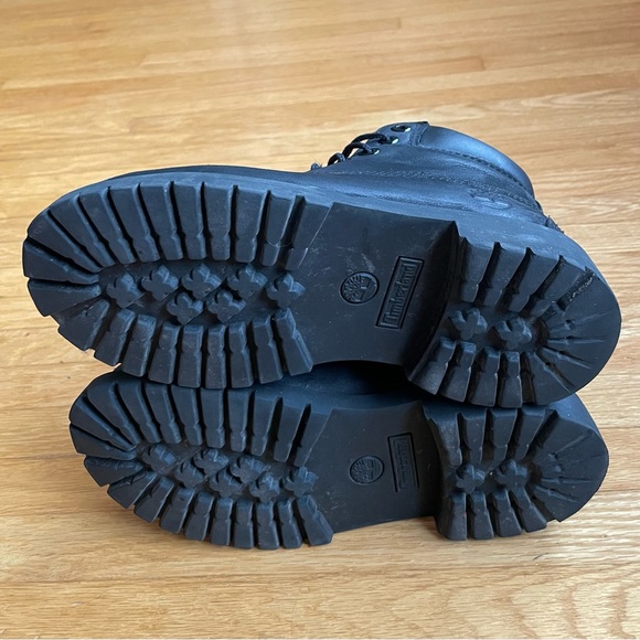 Timberland Youths Black Nubuck Leather Ankle Boot.  Size 2 - Picture 7 of 9